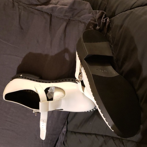 Mary Janes white with black sole - Picture 2 of 2